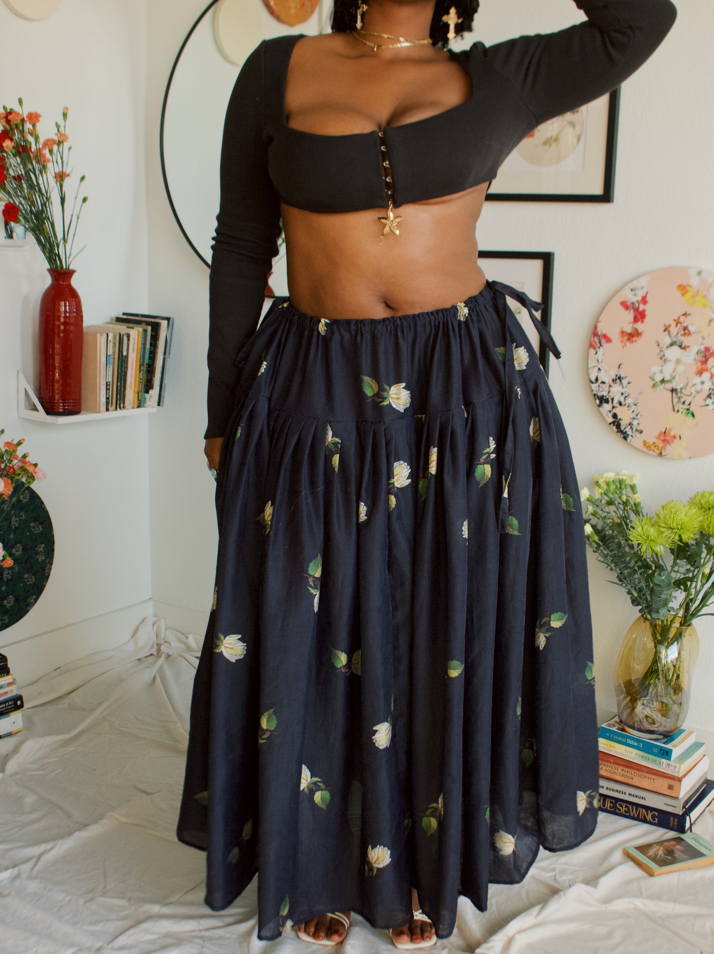 The Meadow Skirt - Black Roses