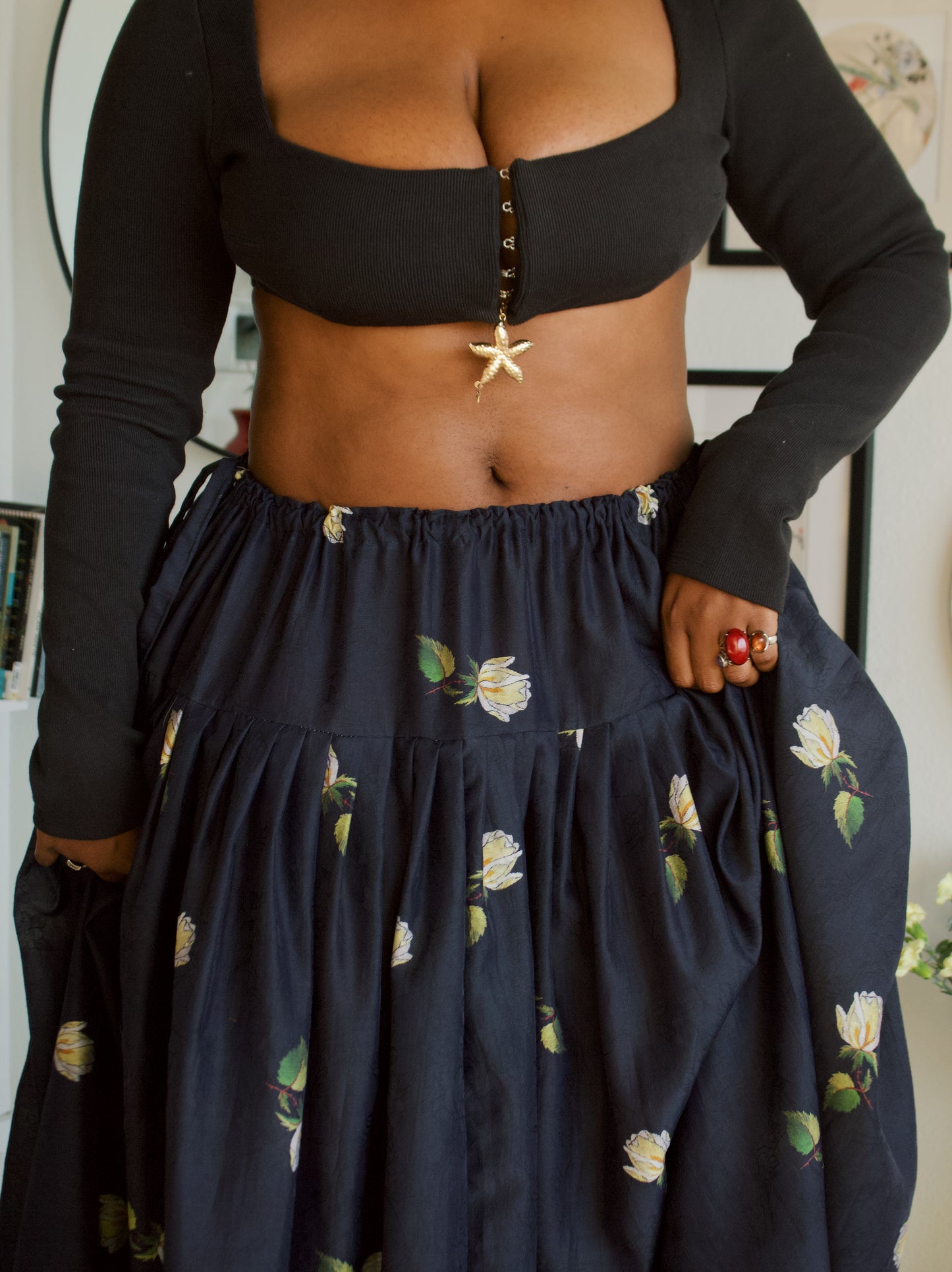 The Meadow Skirt - Black Roses